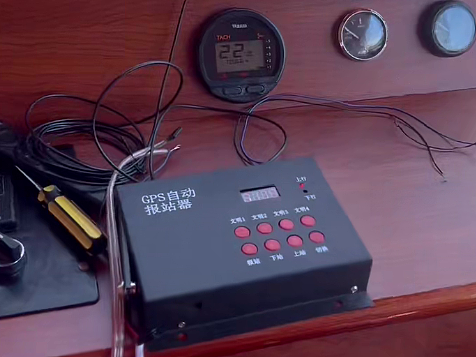 多语种适配+云端管理，穹游自动报站器升级出行体验