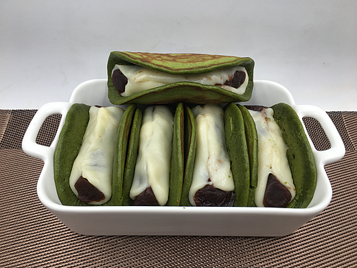 抹茶麻薯红豆松饼，甜而不腻，软糯拉丝