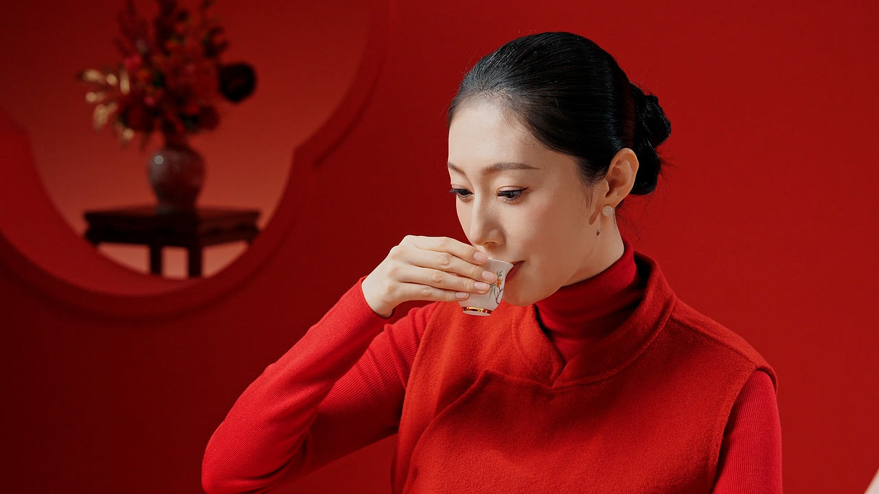 新春氛围视觉｜八马茶业·马年CNY茶叶茶礼盒海报&TVC（图ZNDAyNzgyMDQw） - 宣传片 - 站酷设计师乐在拍Lephoto原创素材 - 站酷ZCOOL