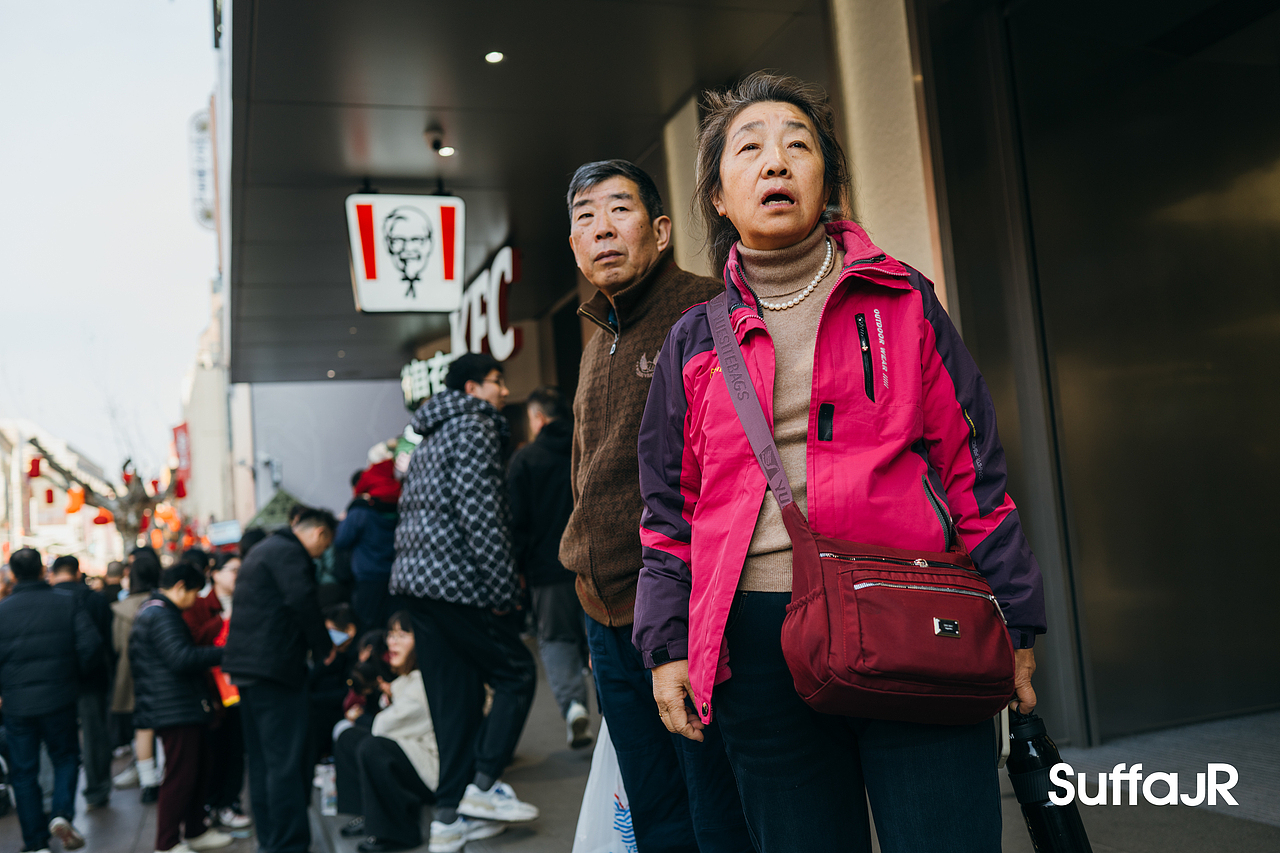 南京路步行街（图ZNDAyOTA2MzMy） - 人文/纪实摄影 - 站酷设计师朱尼尔沙发SUFFA原创素材 - 站酷ZCOOL