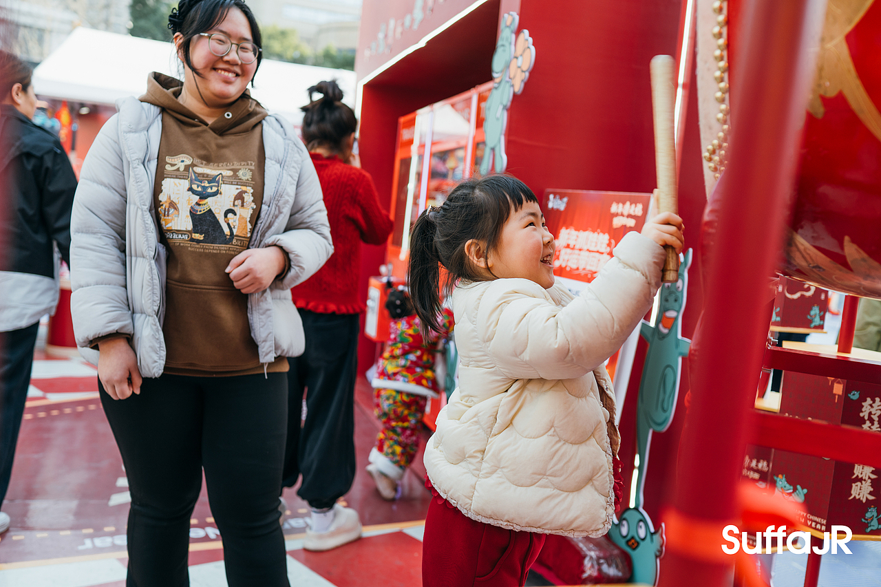 南京路步行街（图ZNDAyOTA2MzI4） - 人文/纪实摄影 - 站酷设计师朱尼尔沙发SUFFA原创素材 - 站酷ZCOOL