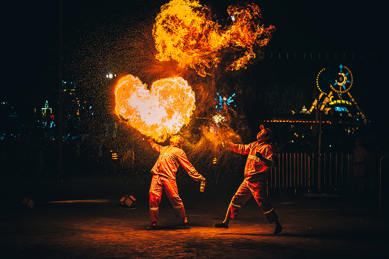 非遗打铁花（图ZNDAyOTIyNjU2） - 人文/纪实摄影 - 站酷设计师木头猫摄影原创素材 - 站酷ZCOOL