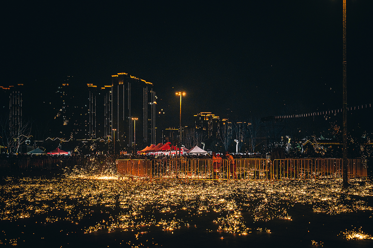 非遗打铁花（图ZNDAyOTIyNjQ0） - 人文/纪实摄影 - 站酷设计师木头猫摄影原创素材 - 站酷ZCOOL