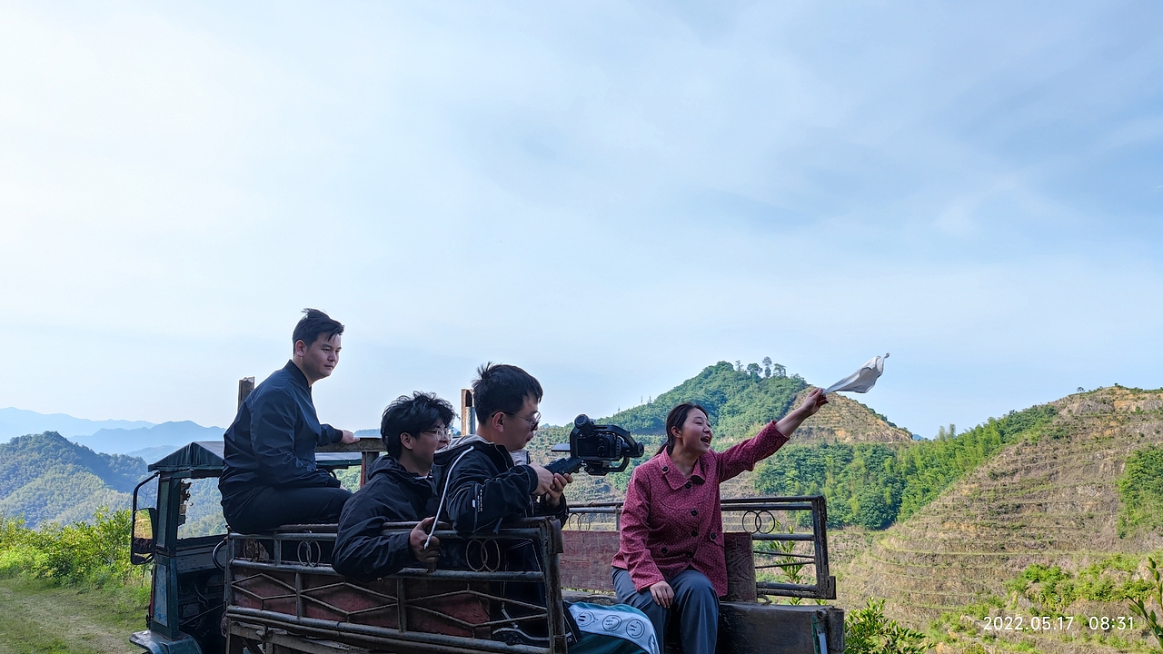 一块手绢的温度，一段教育的初心（图ZNDAyOTI4NTky） - 短片 - 站酷设计师秋叶数字原创素材 - 站酷ZCOOL