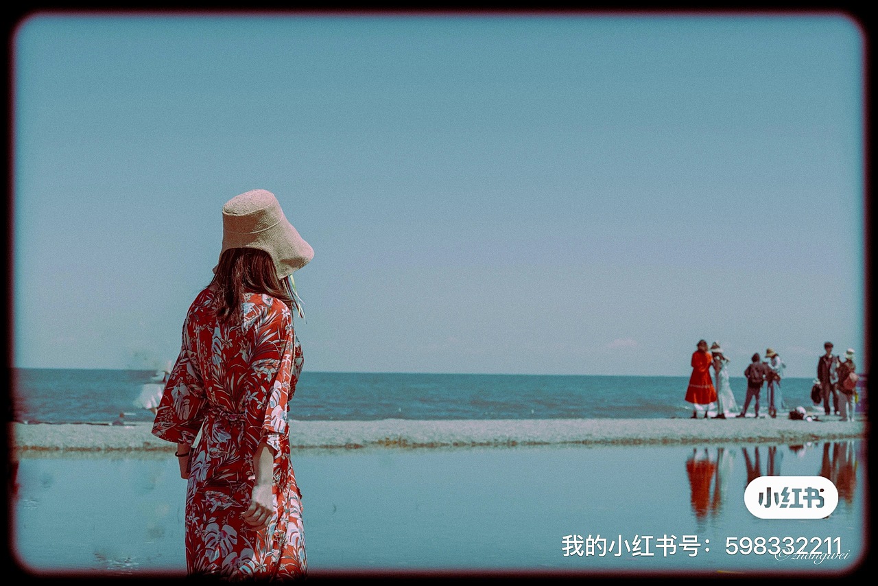 盐湖畔的红衣女（图ZNDAzMDc0NDA0） - 风光摄影 - 站酷设计师Z109204693原创素材 - 站酷ZCOOL
