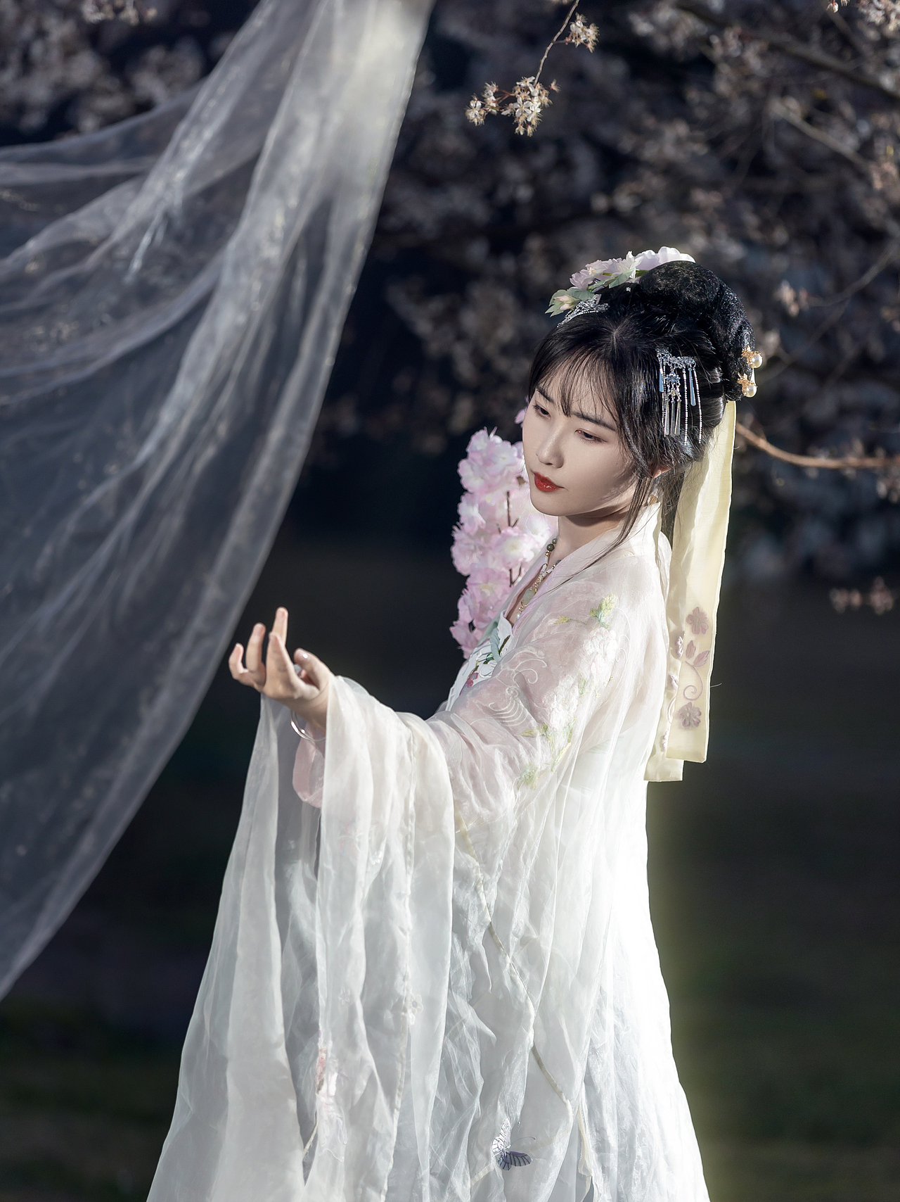 花下客，画中人（图ZNDAzMjI4NjE2） - 人像摄影 - 站酷设计师枫叶剑桥原创素材 - 站酷ZCOOL