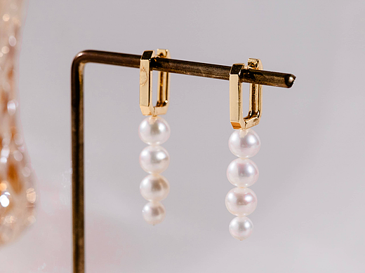 淡水珍珠珠串耳墜（個(gè)人主頁-ZNzMyMjQxMDA=） - 產(chǎn)品攝影 - 站酷設(shè)計(jì)師番茄崽tomo原創(chuàng)素材 - 站酷ZCOOL