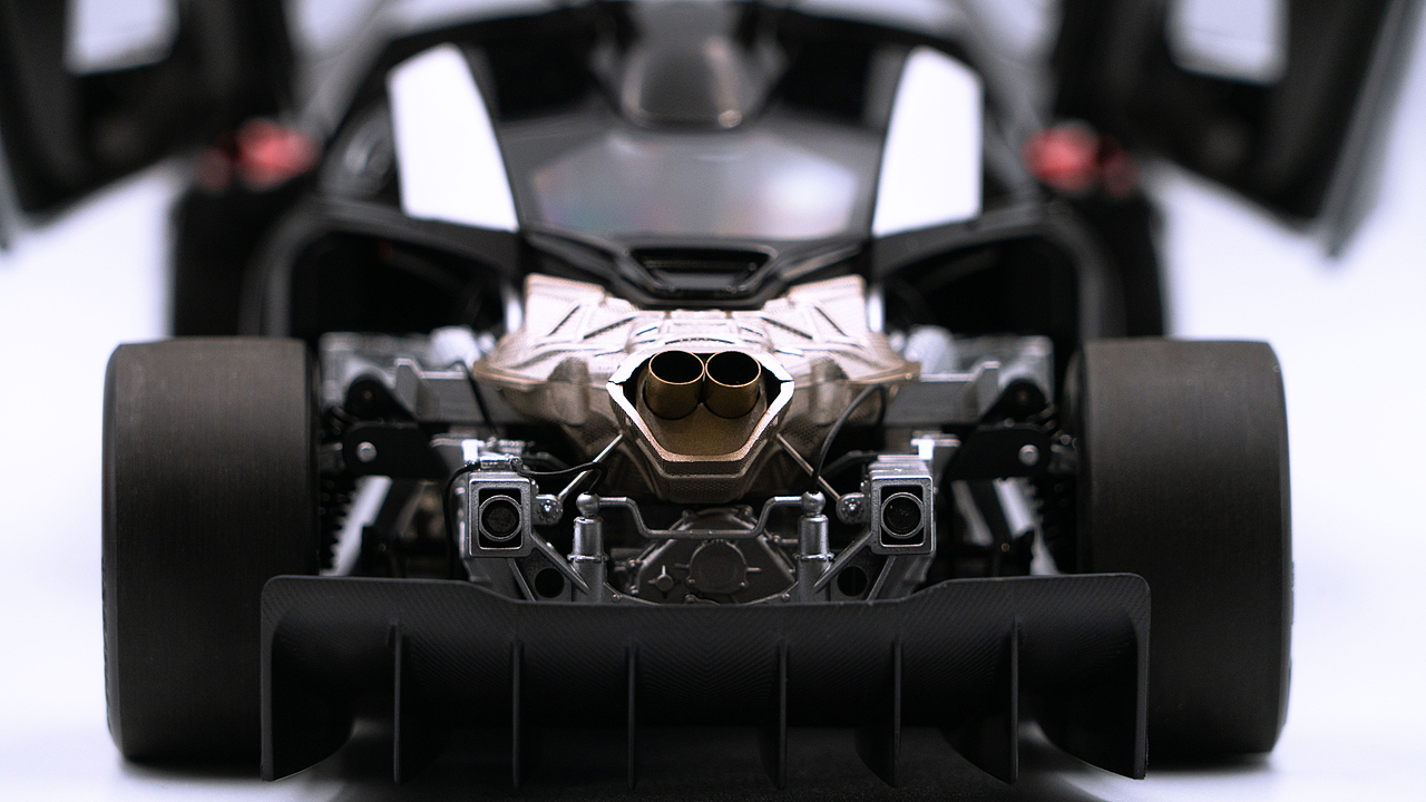 McLaren Senna GTR 1:18 LCD 万宝路涂装（图ZNDAzMjc4MzY0） - 其他摄影 - 站酷设计师饭饭饭樊原创素材 - 站酷ZCOOL