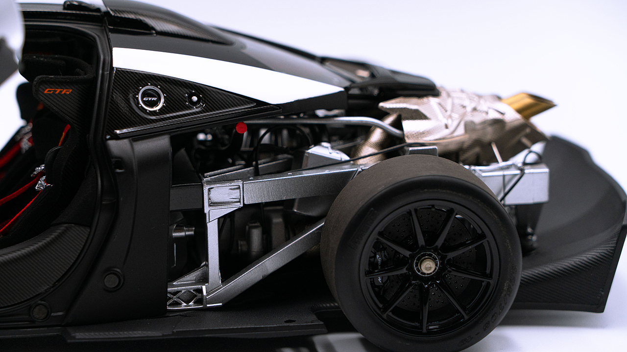 McLaren Senna GTR 1:18 LCD 万宝路涂装（图ZNDAzMjc4Mzcy） - 其他摄影 - 站酷设计师饭饭饭樊原创素材 - 站酷ZCOOL