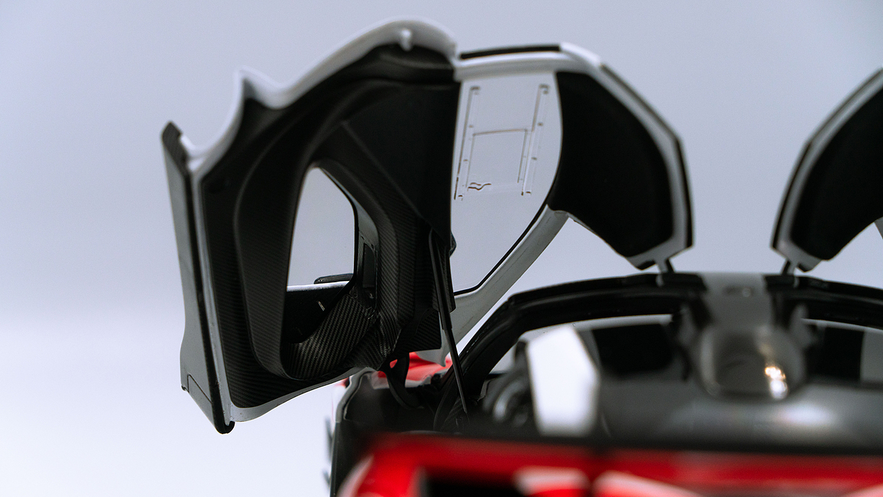 McLaren Senna GTR 1:18 LCD 万宝路涂装（图ZNDAzMjc4MzA4） - 其他摄影 - 站酷设计师饭饭饭樊原创素材 - 站酷ZCOOL