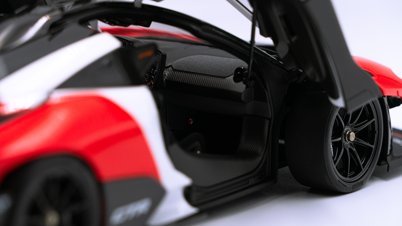 McLaren Senna GTR 1:18 LCD 万宝路涂装（图ZNDAzMjc4MzU2） - 其他摄影 - 站酷设计师饭饭饭樊原创素材 - 站酷ZCOOL