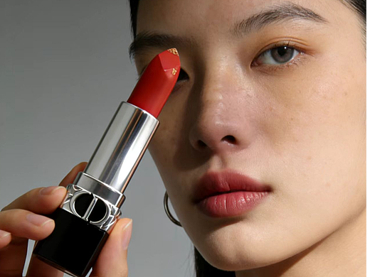 AI视频口红广告（个人主页-ZNzMyMjYyNDQ=） - AI作品 - 站酷设计师栗栗籽原创素材 - 站酷ZCOOL