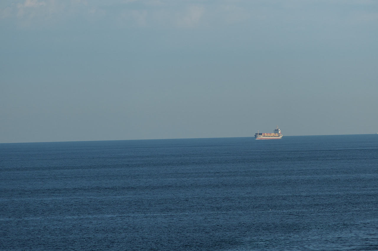 站在神山之下，所有喧嚣与浮躁都被抚平，内心只剩敬畏（图ZNDAzMzgyOTA0） - 包装 - 站酷设计师wn赤子原创素材 - 站酷ZCOOL