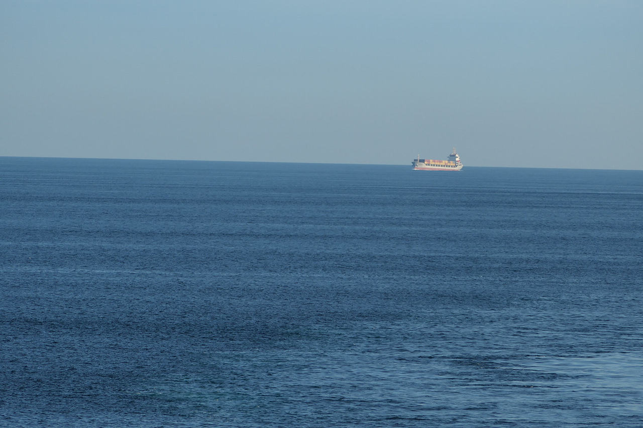 站在神山之下，所有喧嚣与浮躁都被抚平，内心只剩敬畏（图ZNDAzMzgyOTM2） - 包装 - 站酷设计师wn赤子原创素材 - 站酷ZCOOL