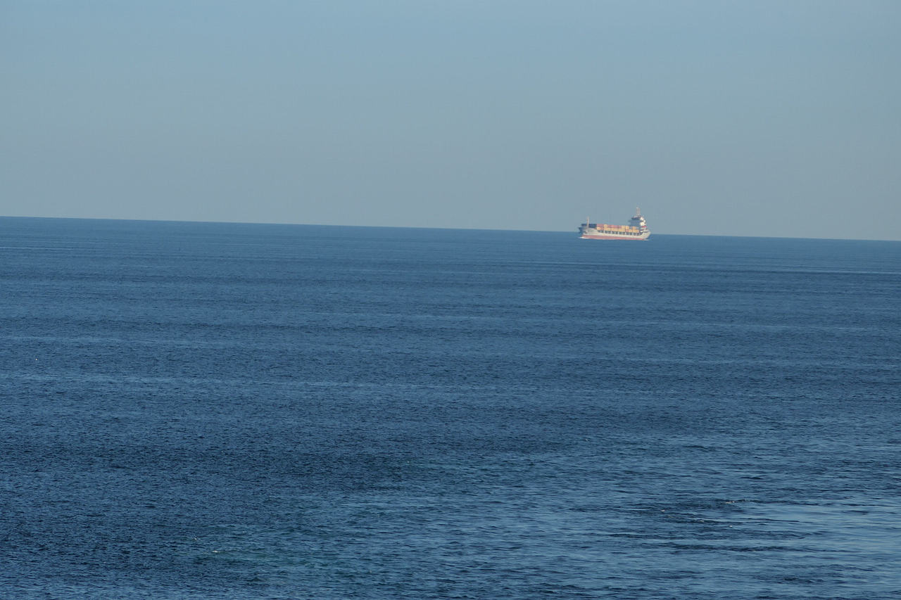 站在神山之下，所有喧嚣与浮躁都被抚平，内心只剩敬畏（图ZNDAzMzgyOTI4） - 包装 - 站酷设计师wn赤子原创素材 - 站酷ZCOOL