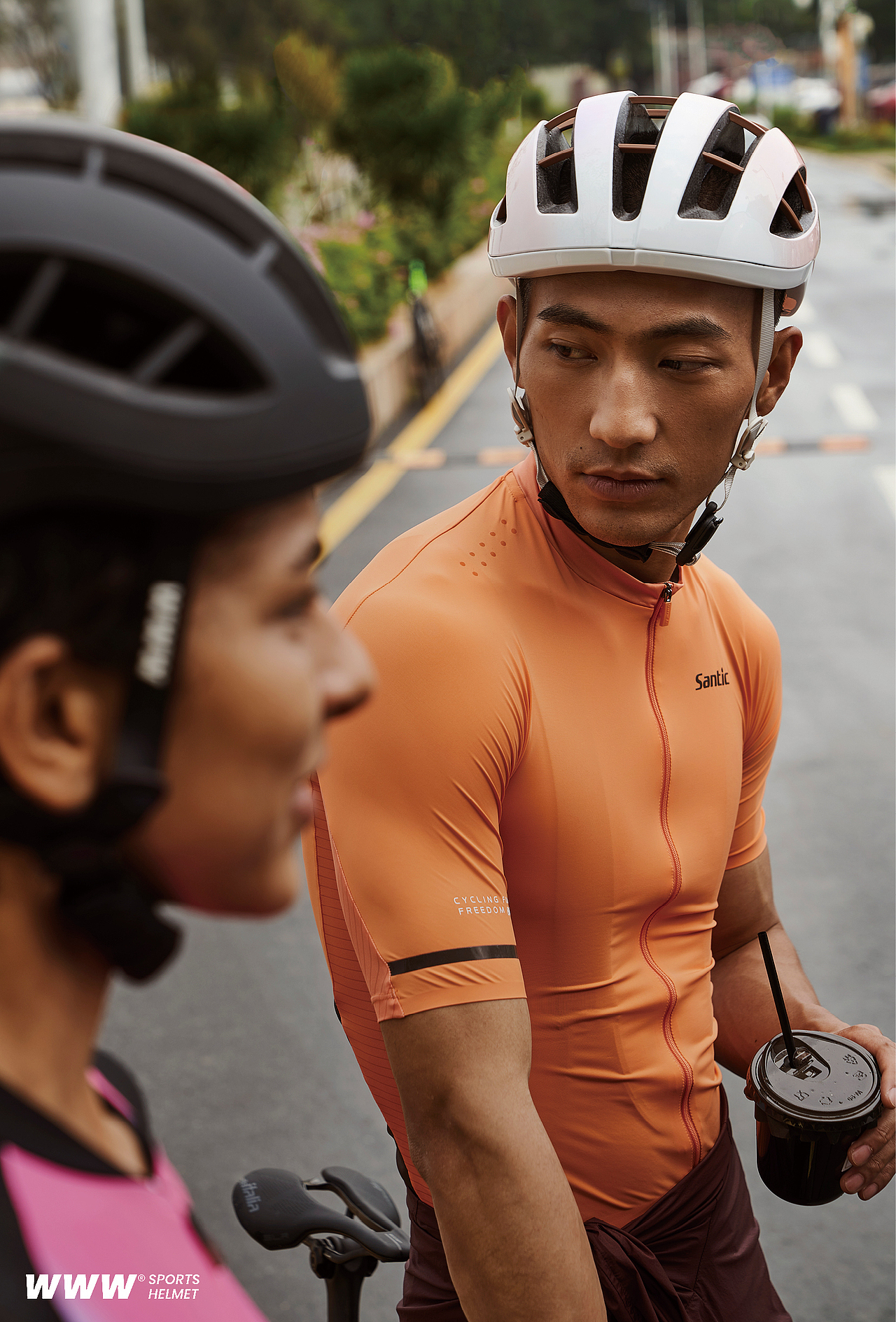 春天一起去骑行吧｜WWW运动头盔（图ZNDAzNDAyOTY0） - 产品摄影 - 站酷设计师杨华彬原创素材 - 站酷ZCOOL