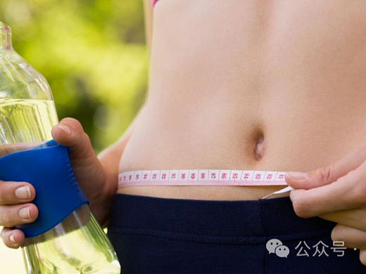 医生说这样喝水能加速燃脂：简单有效，你也能做到！