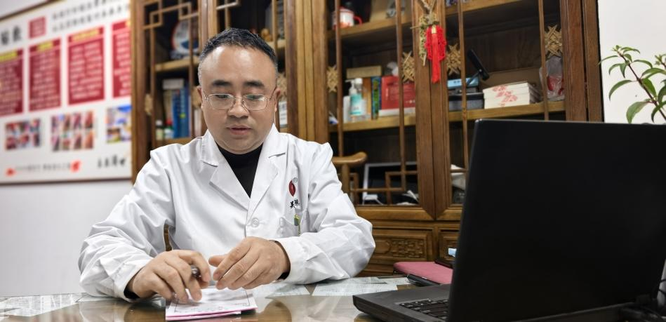 仁心仁术暖社区，妙手回春传佳话——记汉中路街道上水渡社区医生刘柏江（图ZMTU0NTM3NDQ=） - 资讯 - 站酷设计师物联网报原创素材 - 站酷ZCOOL