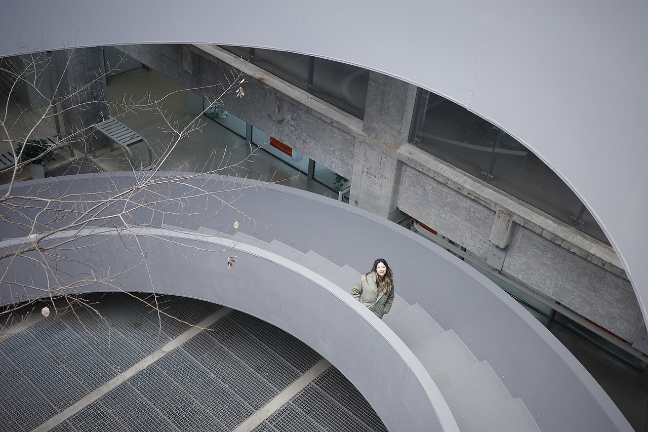 图书馆的下午（图ZNDAzNjg0Mjk2） - 人像摄影 - 站酷设计师伤心的鱼鱼鱼原创素材 - 站酷ZCOOL