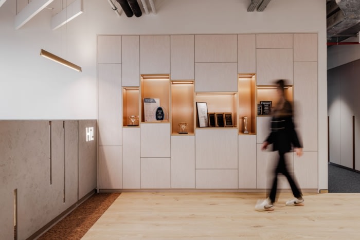 办公楼装修：中性优雅打底 用产品色谱激活空间个性（图ZMTU0NjI4NTI=） - 资讯 - 站酷设计师凯悦办公装修原创素材 - 站酷ZCOOL