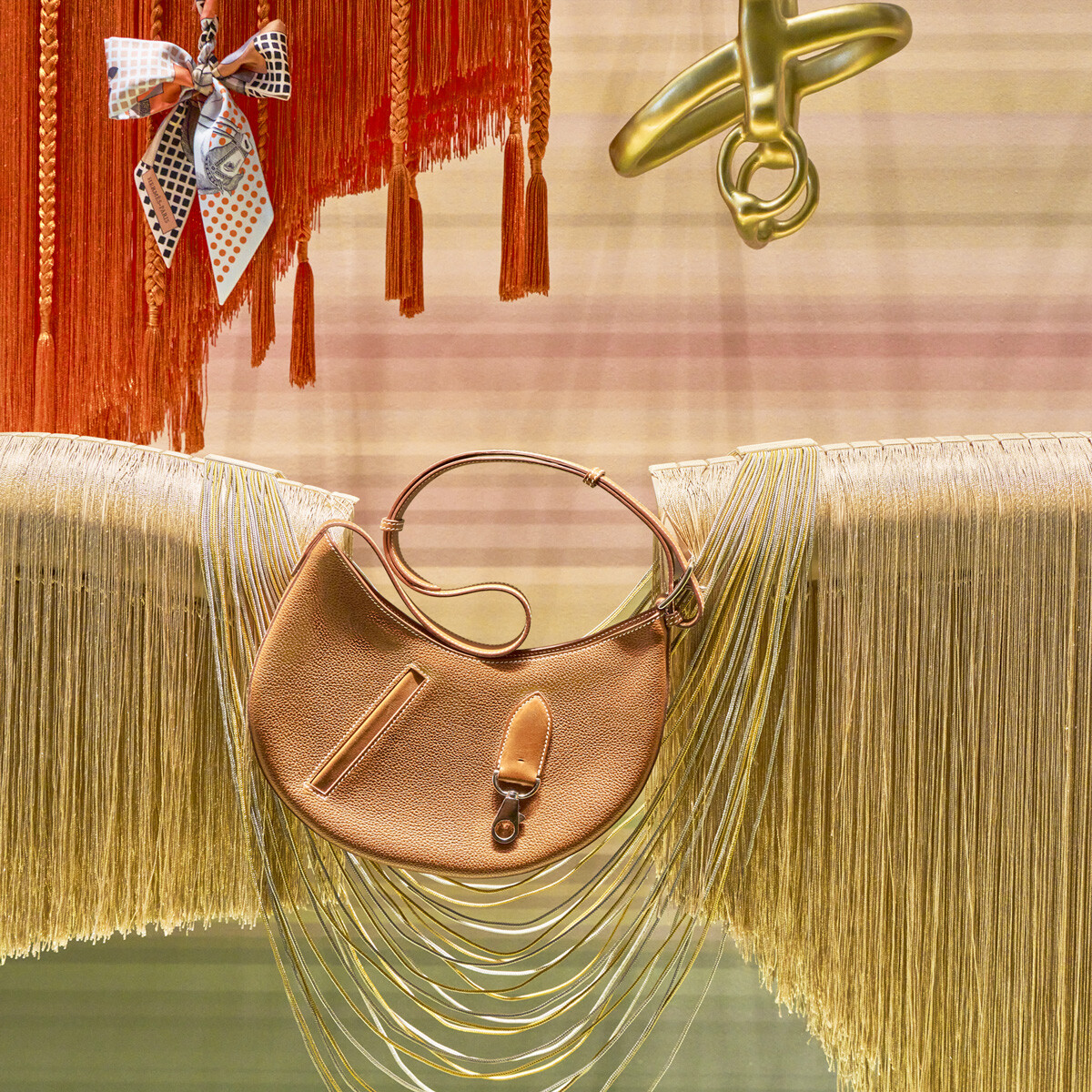 神奇的马术之旅-Hermès橱窗展示设计 ｜365天的好设计 NO.172（图ZMTU0NjQzODA=） - 观点 - 站酷设计师365天的好设计原创素材 - 站酷ZCOOL