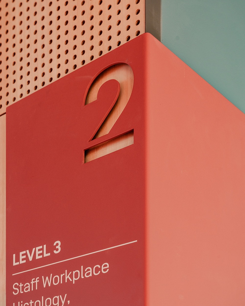 导视设计｜不锈钢烤漆｜办公空间导视系统设计分享（图ZNDAzNzg3MDI0） - 其他平面 - 站酷设计师长沙设计师老胡原创素材 - 站酷ZCOOL