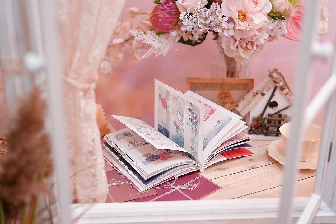 书籍设计《我今天遇到一个Crush》（图ZNDAzODE4MTk2） - 书籍/画册 - 站酷设计师郑金将原创素材 - 站酷ZCOOL