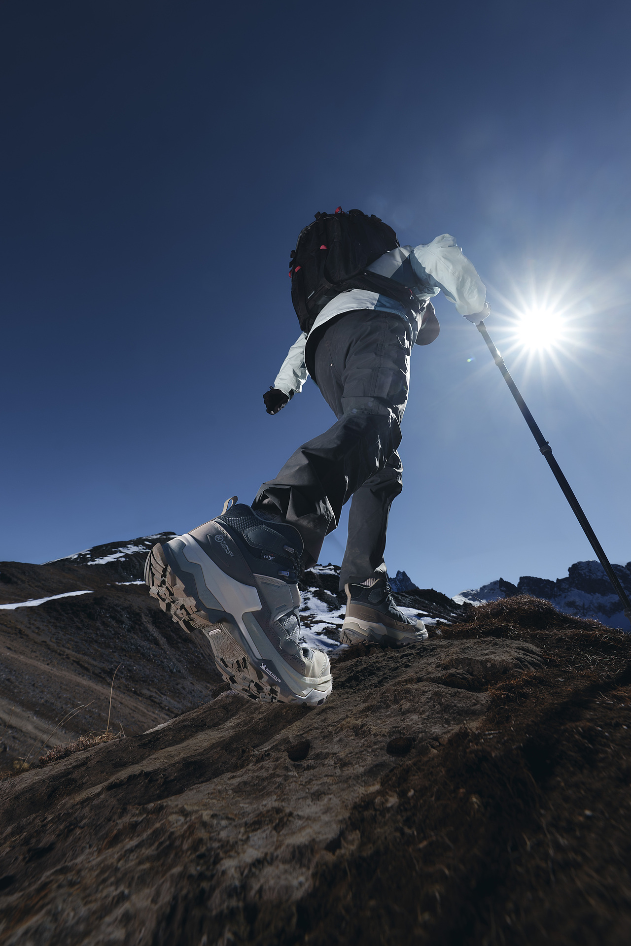 燃点文化｜商业广告｜户外服装骆驼（图ZNDAzODcyMTk2） - 时尚/艺术摄影 - 站酷设计师燃点文化AIRT原创素材 - 站酷ZCOOL