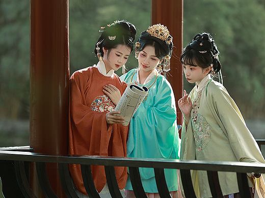 花下客，画中人