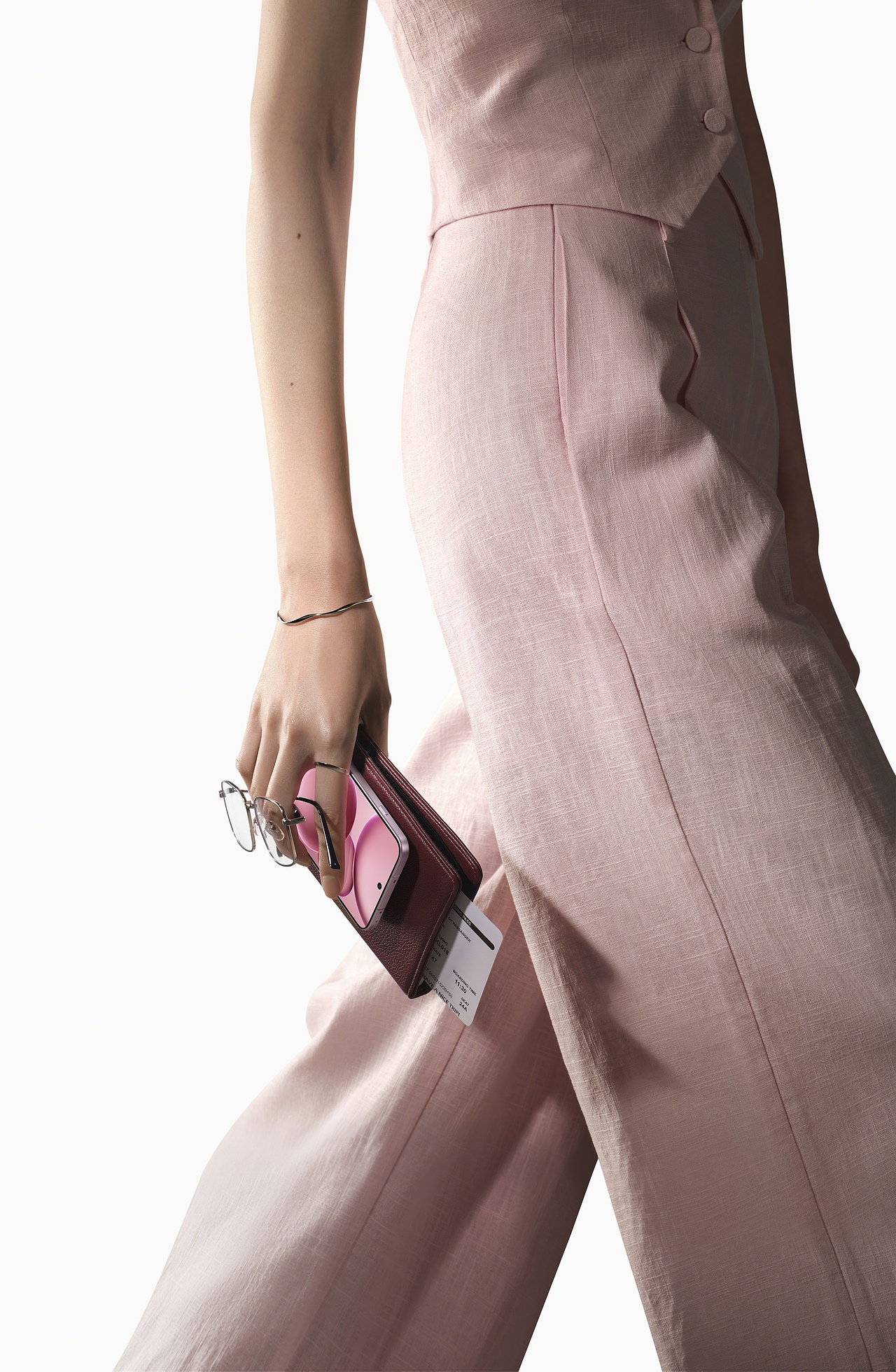 OPPO Fand X8s 拍摄📷（图ZNDAzOTAwNTA0） - 产品摄影 - 站酷设计师摄影师KaiYang原创素材 - 站酷ZCOOL