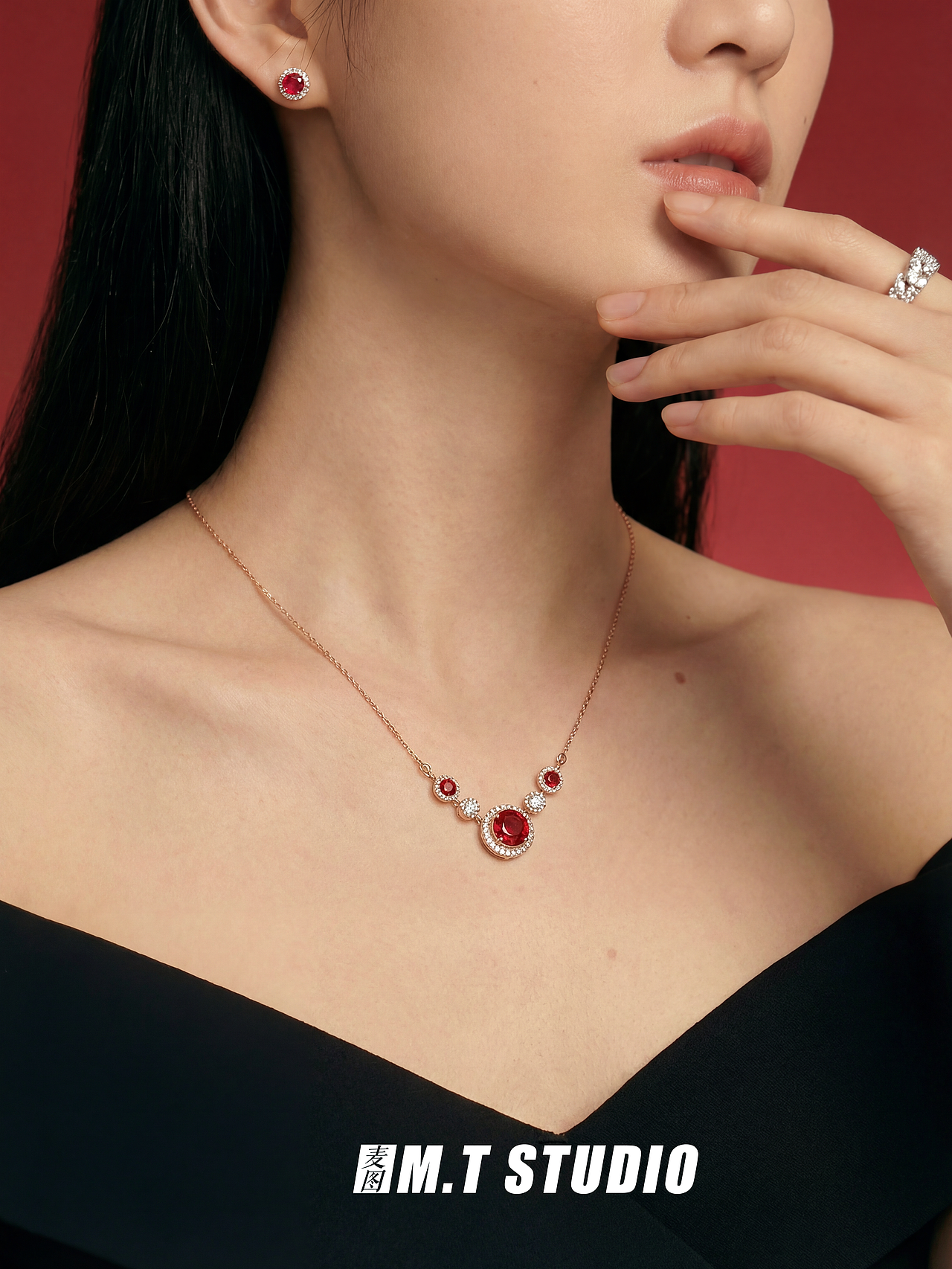 义乌饰品拍摄 模特首饰拍照 珠宝饰品拍摄 静物拍摄（图ZNDAzOTE3NTc2） - 产品摄影 - 站酷设计师义乌麦图摄影官网原创素材 - 站酷ZCOOL