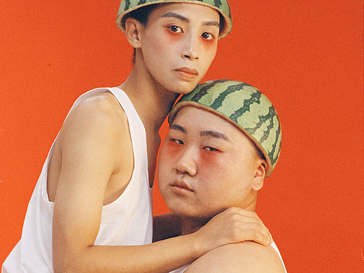 我们捧着半个夏天，却走不到秋天