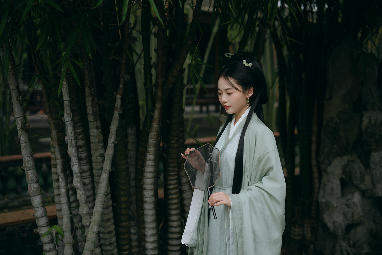 清冷风汉服写真（图ZNDAzOTMzNzEy） - 时尚/艺术摄影 - 站酷设计师摄影师森明原创素材 - 站酷ZCOOL