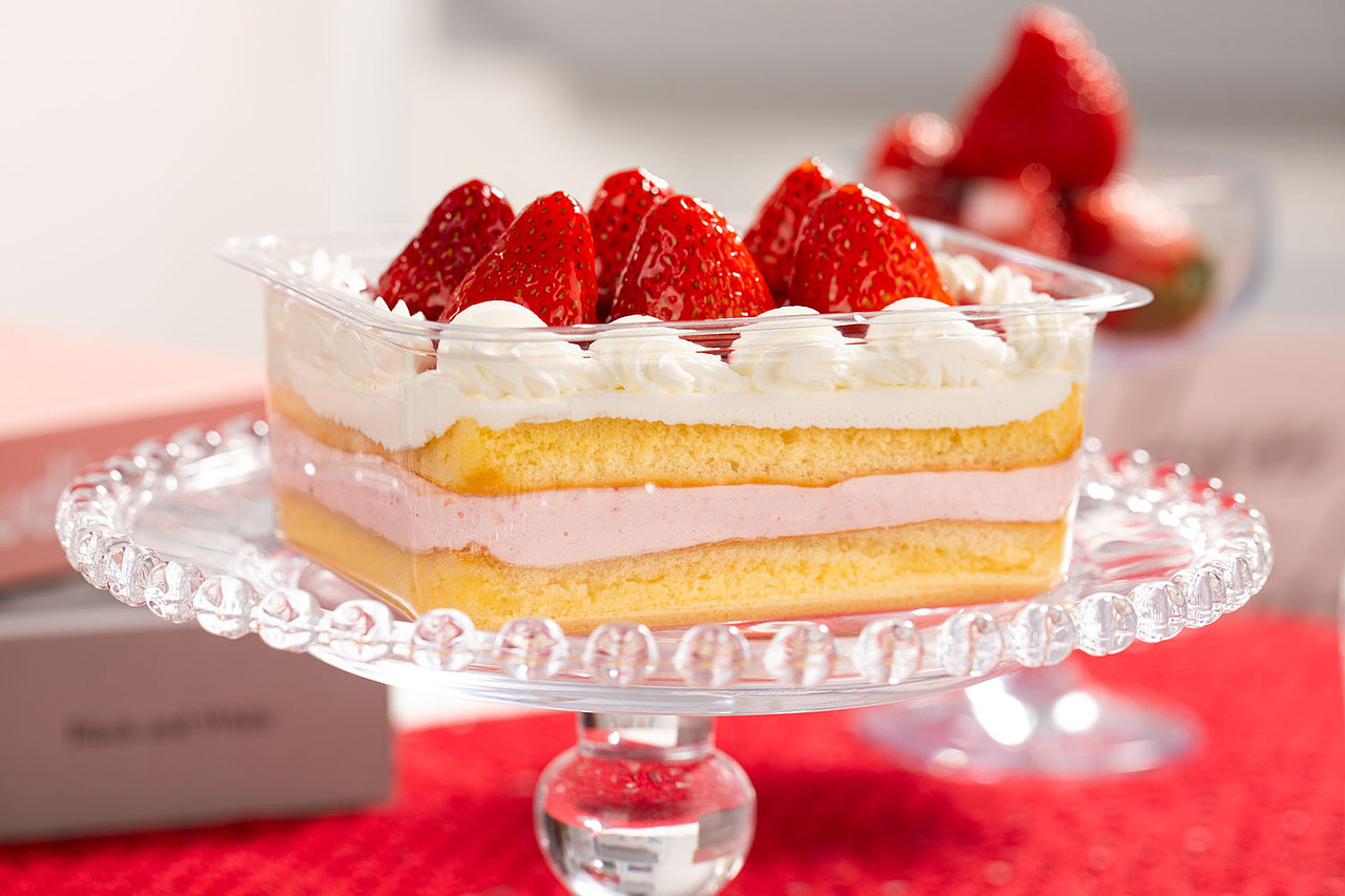 草莓蛋糕拍摄（图ZNDAzOTQ3NTU2） - 产品摄影 - 站酷设计师任尔1234原创素材 - 站酷ZCOOL