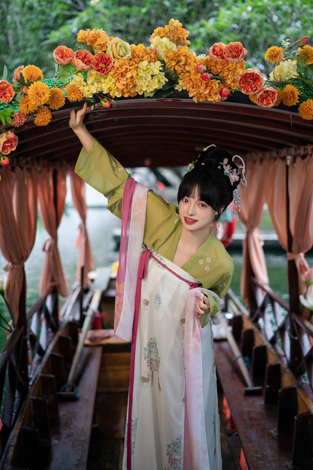 荷花少女（图ZNDAzOTY2Nzcy） - 时尚/艺术摄影 - 站酷设计师摄影师森明原创素材 - 站酷ZCOOL