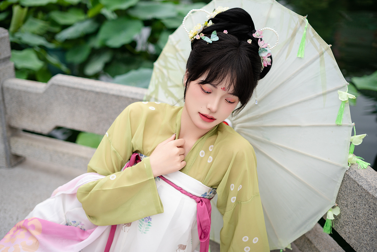 荷花少女（图ZNDAzOTY2Nzk2） - 时尚/艺术摄影 - 站酷设计师摄影师森明原创素材 - 站酷ZCOOL