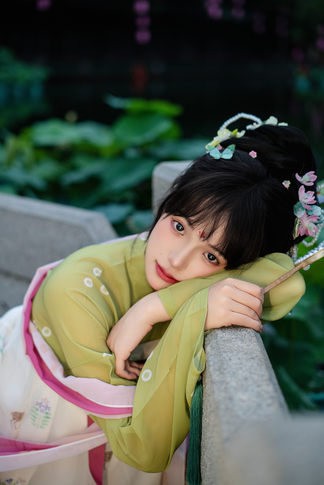 荷花少女（图ZNDAzOTY2ODMy） - 时尚/艺术摄影 - 站酷设计师摄影师森明原创素材 - 站酷ZCOOL