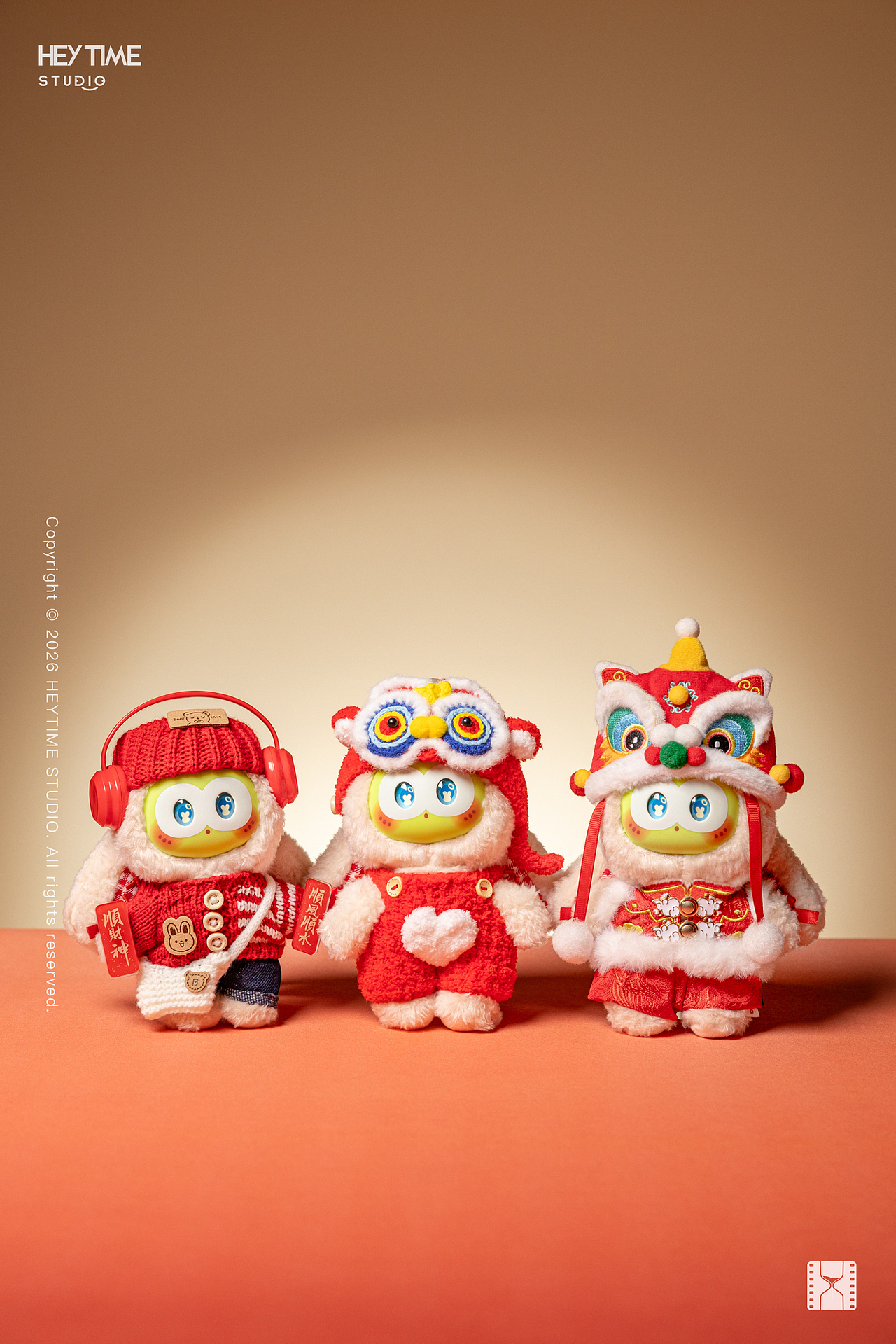 年轻时尚感新年礼盒拍摄｜冲锋衣服装拍摄｜耳机｜春节（图ZNDAzOTY3NjUy） - 产品摄影 - 站酷设计师HeyTime创意原创素材 - 站酷ZCOOL