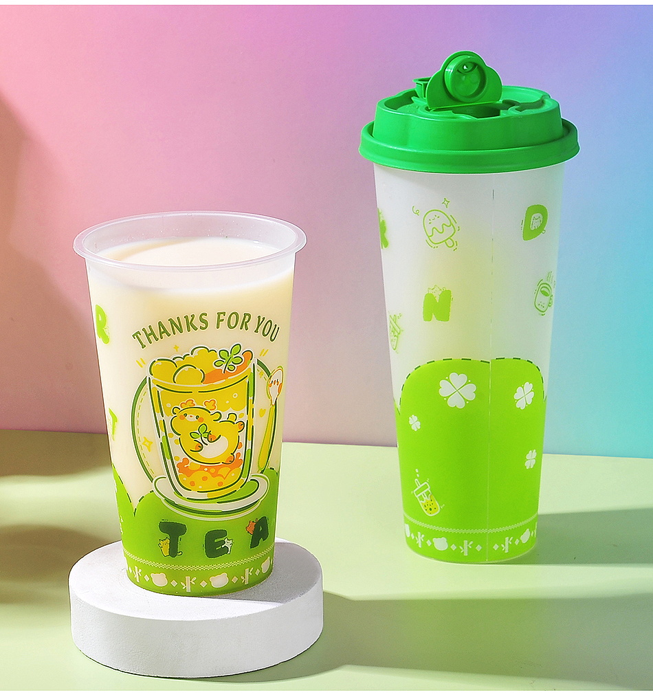 杨枝甘鹿小鹿膜内贴奶茶注塑杯绿色（图ZNDA0MDAzMTA4） - 产品摄影 - 站酷设计师爱上瘾摄影原创素材 - 站酷ZCOOL