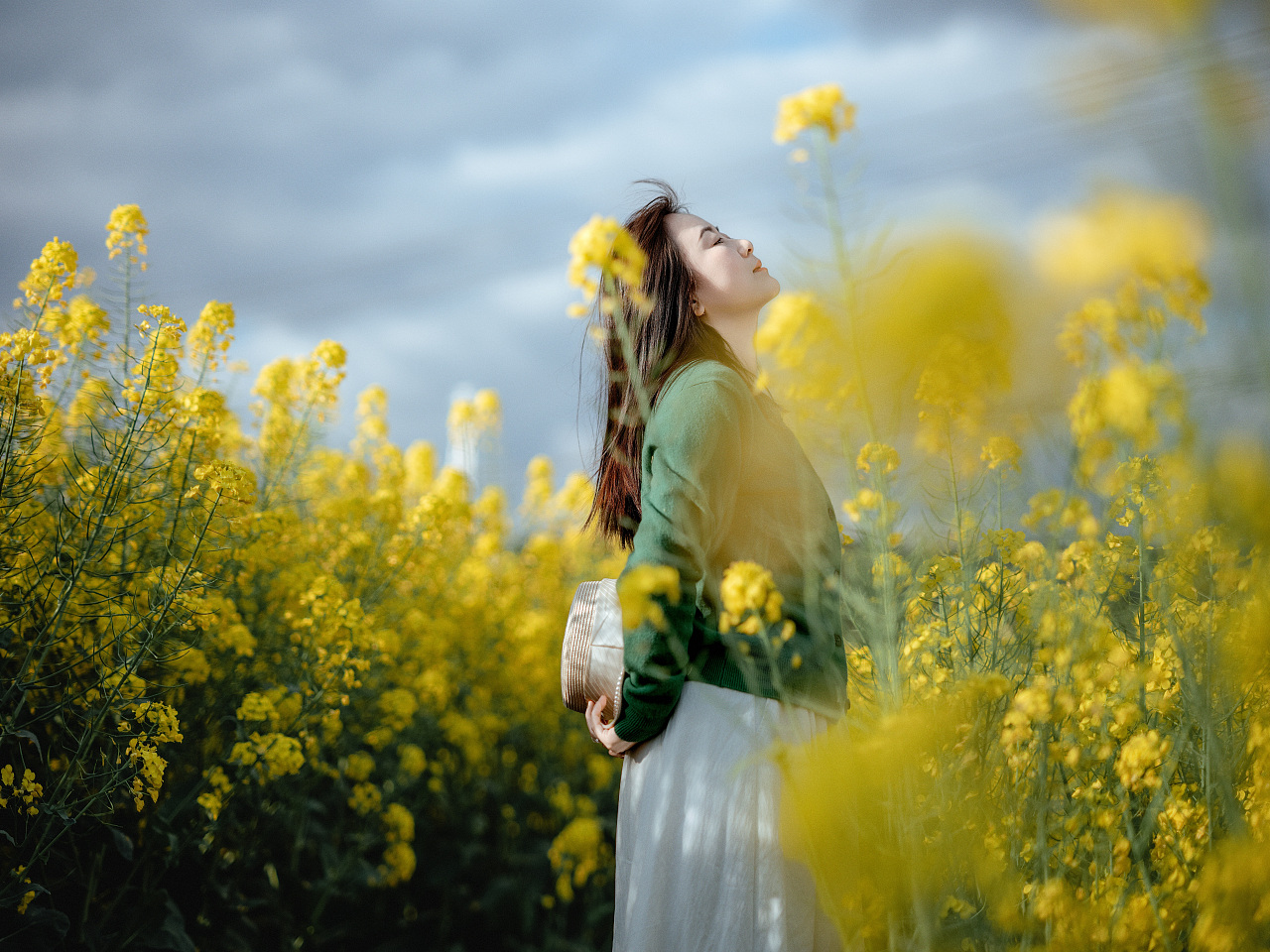 油菜花人像（图ZNDA0MDIzNDI0） - 人像摄影 - 站酷设计师下午茶空间原创素材 - 站酷ZCOOL