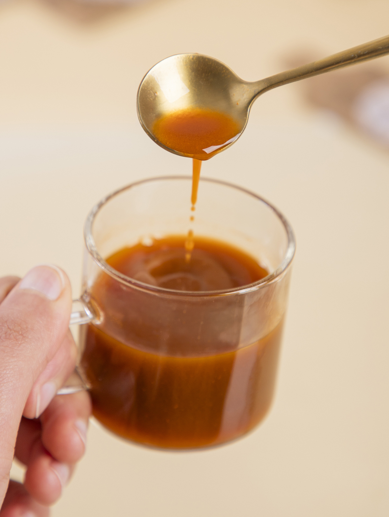 有间|宁之春六味地黄人参原浆饮（图ZNDA0MDQyNjQw） - 产品摄影 - 站酷设计师有间图片社原创素材 - 站酷ZCOOL