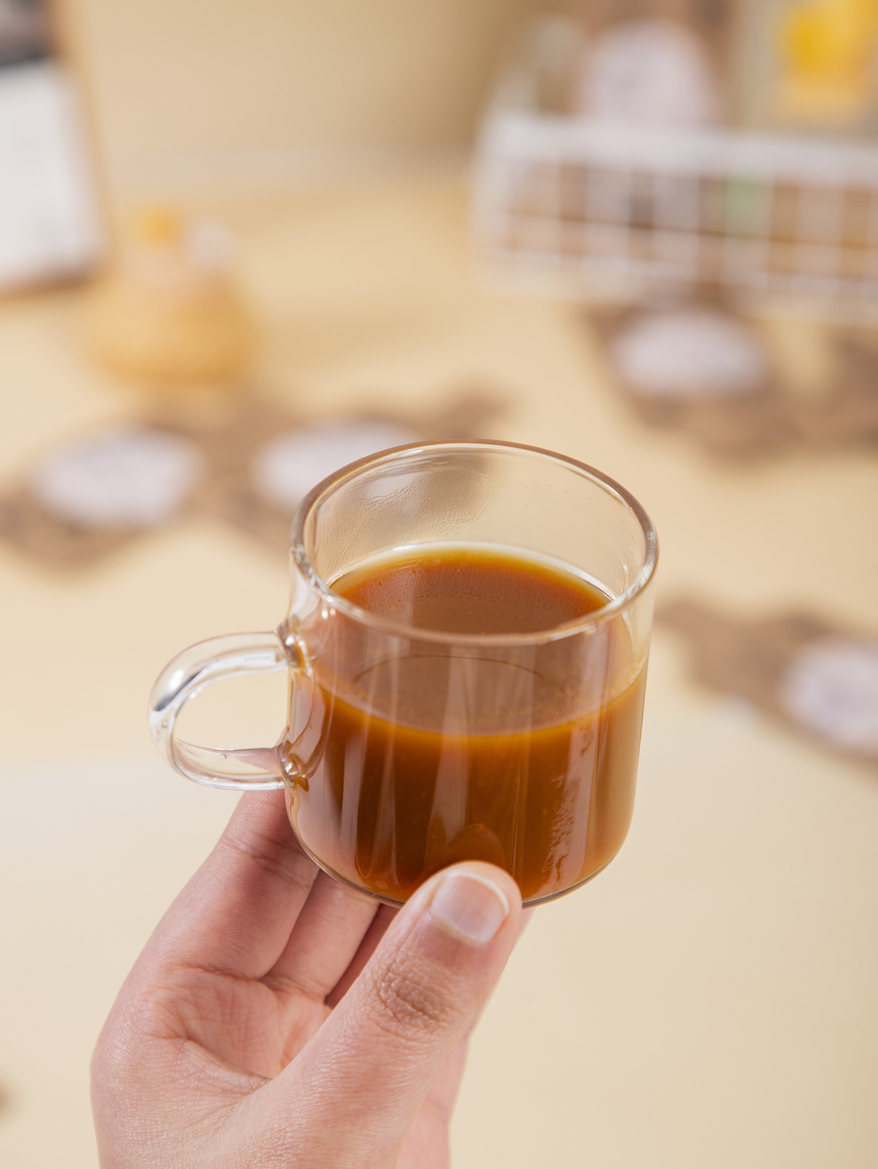 有间|宁之春六味地黄人参原浆饮（图ZNDA0MDQyNjQ0） - 产品摄影 - 站酷设计师有间图片社原创素材 - 站酷ZCOOL