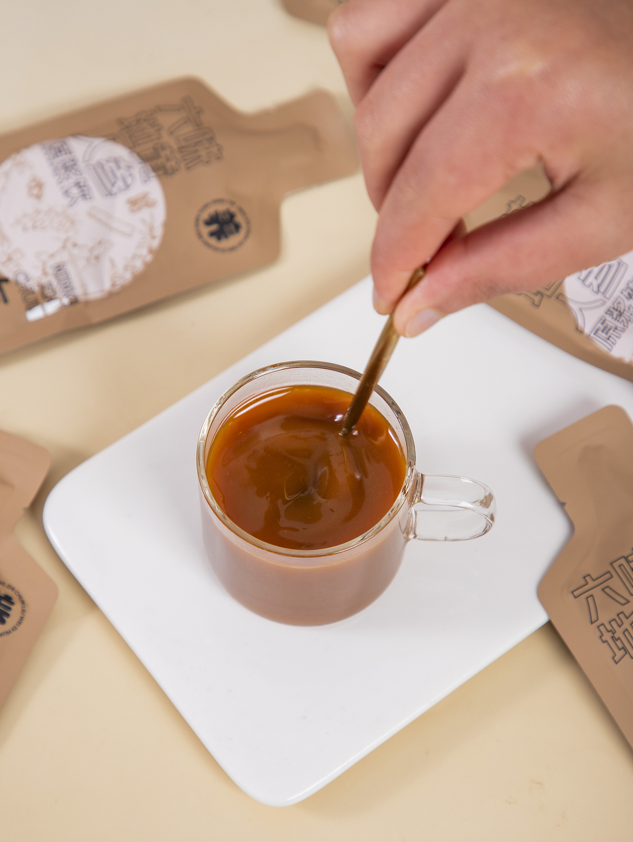 有间|宁之春六味地黄人参原浆饮（图ZNDA0MDQyNzAw） - 产品摄影 - 站酷设计师有间图片社原创素材 - 站酷ZCOOL