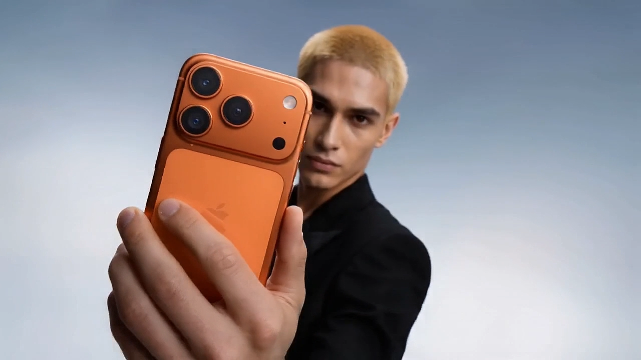 IPhone 17 Pro AI广告（图ZNDA0MDQ3NDI0） - AI作品 - 站酷设计师穆森文化原创素材 - 站酷ZCOOL