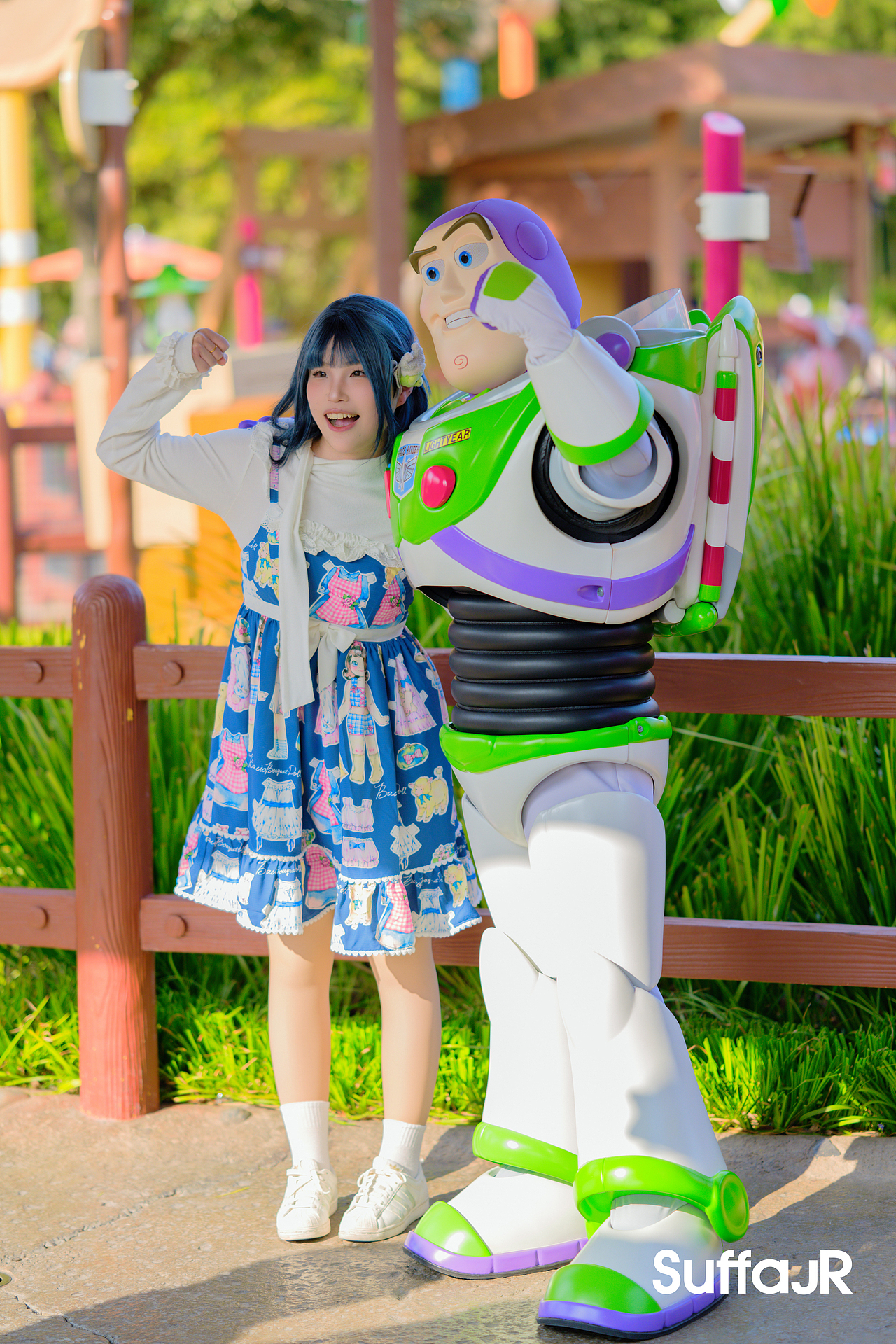 上海迪士尼人们（图ZNDA0MDYzNTI4） - 人文/纪实摄影 - 站酷设计师朱尼尔沙发SUFFA原创素材 - 站酷ZCOOL