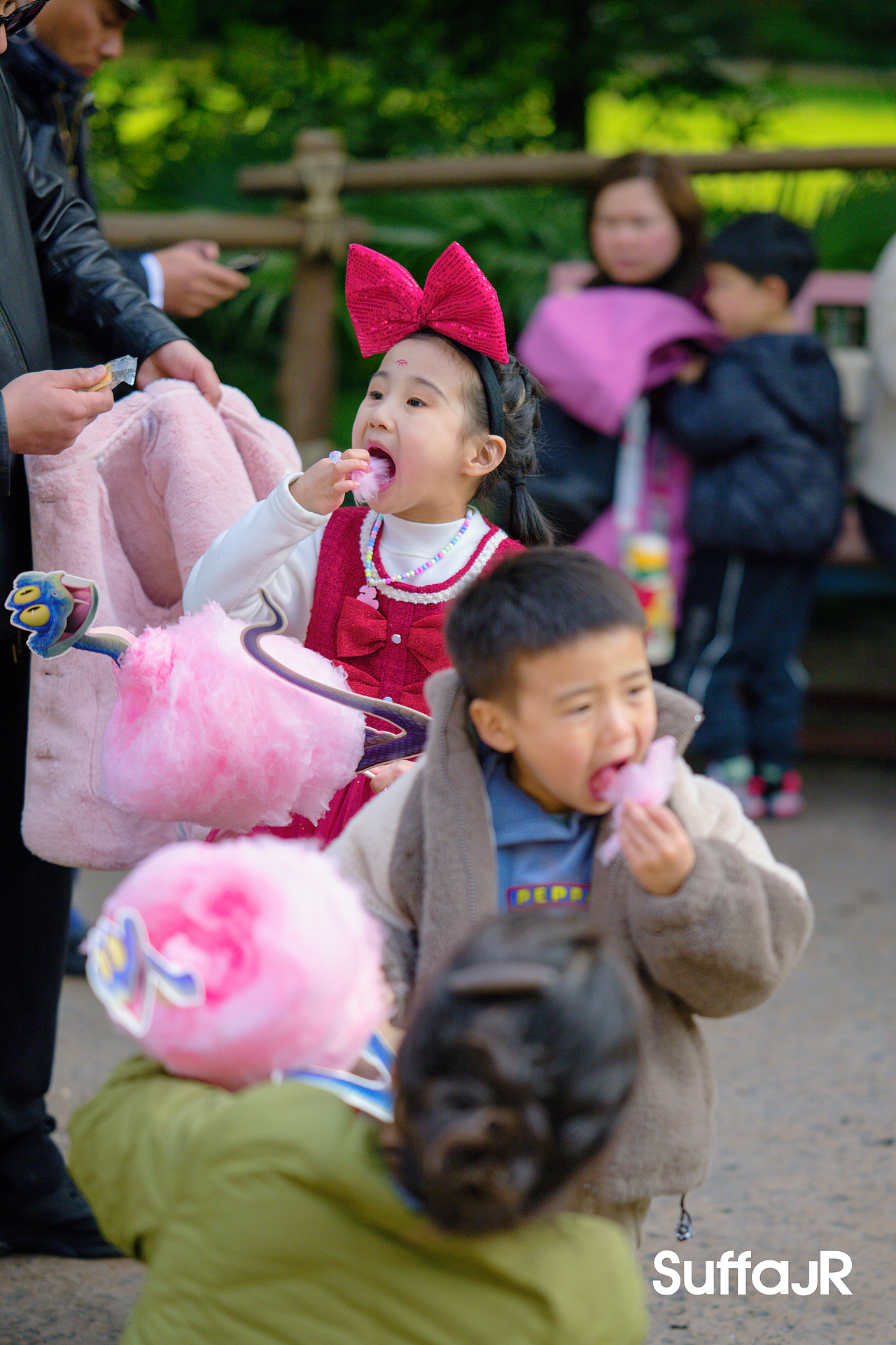 上海迪士尼人们（图ZNDA0MDYzNTEy） - 人文/纪实摄影 - 站酷设计师朱尼尔沙发SUFFA原创素材 - 站酷ZCOOL