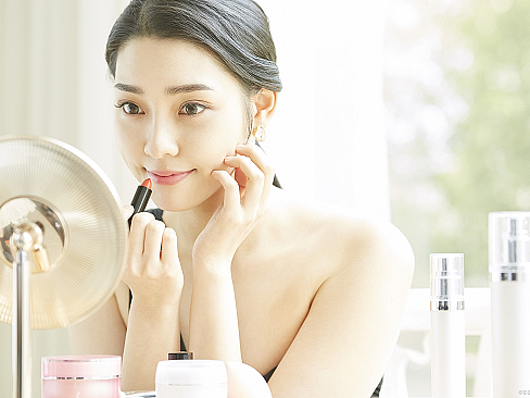 熬夜急救必看！2026 补水面膜哪款好用？深层锁水舒缓修护面膜好物盘点