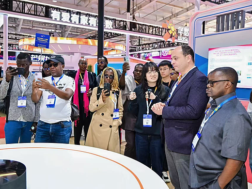 接待外宾没压力？一套无线讲解器搞定多语种同传