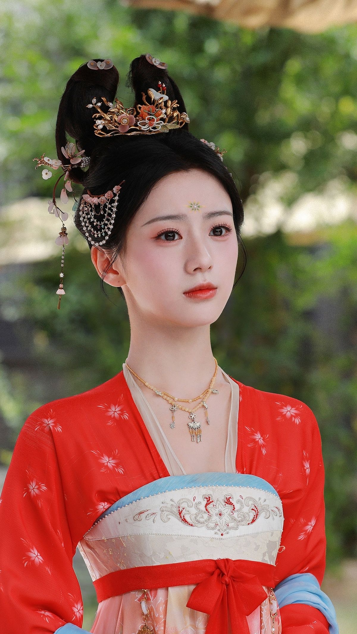 汉服之韵：浅笑倩兮…（图ZNDA0MTg3ODAw） - 时尚/艺术摄影 - 站酷设计师一小迷糊一原创素材 - 站酷ZCOOL