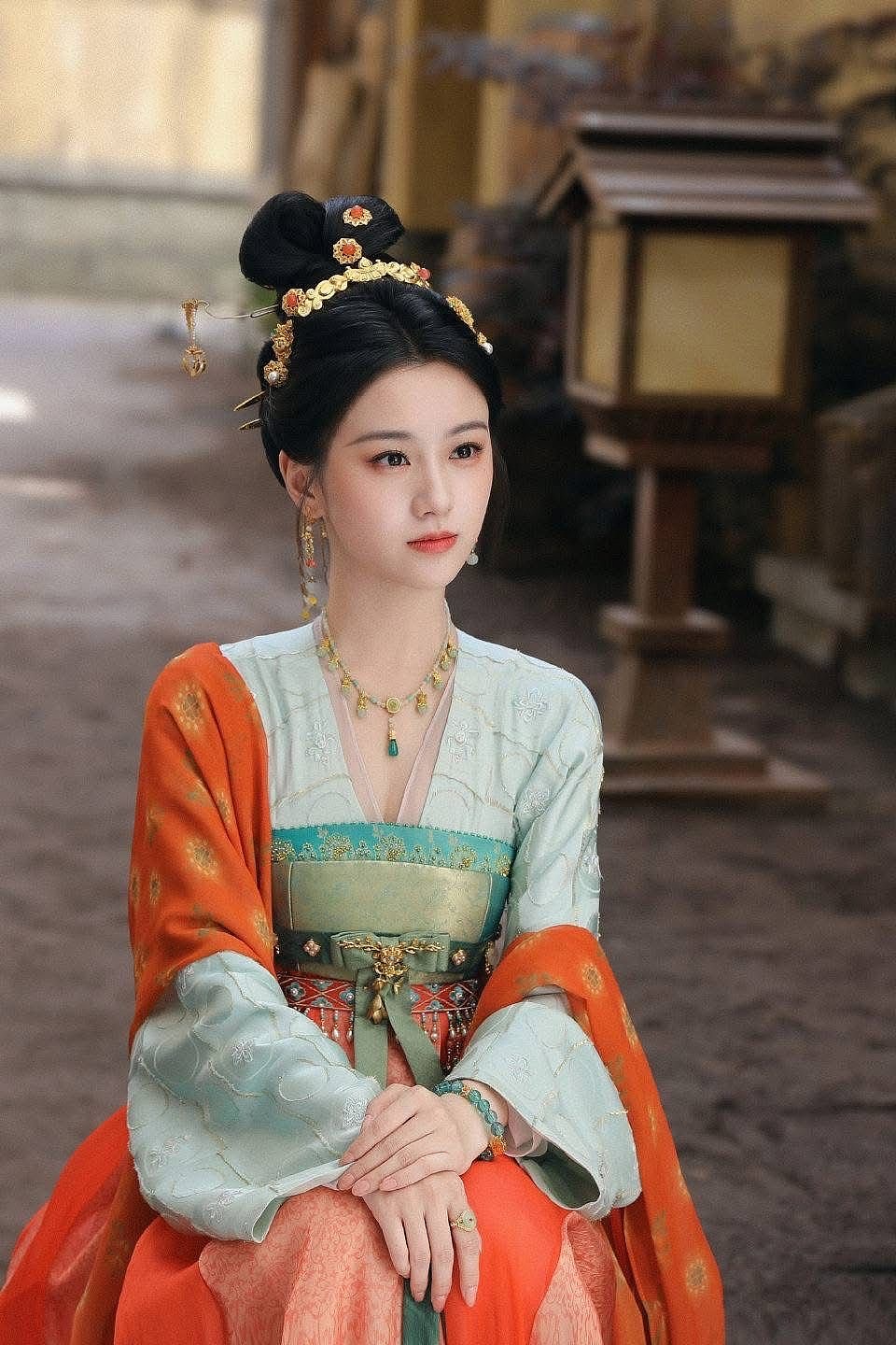 汉服之韵：浅笑倩兮…（图ZNDA0MTg3ODA4） - 时尚/艺术摄影 - 站酷设计师一小迷糊一原创素材 - 站酷ZCOOL